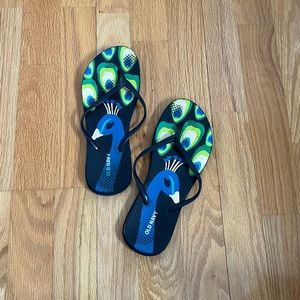 Old Navy flip flops 8